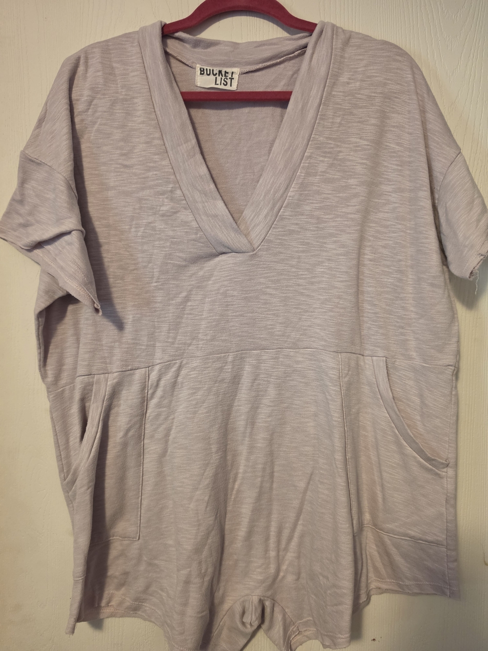 BUCKETLIST Women's V-Neck Pullover in Light Lavender